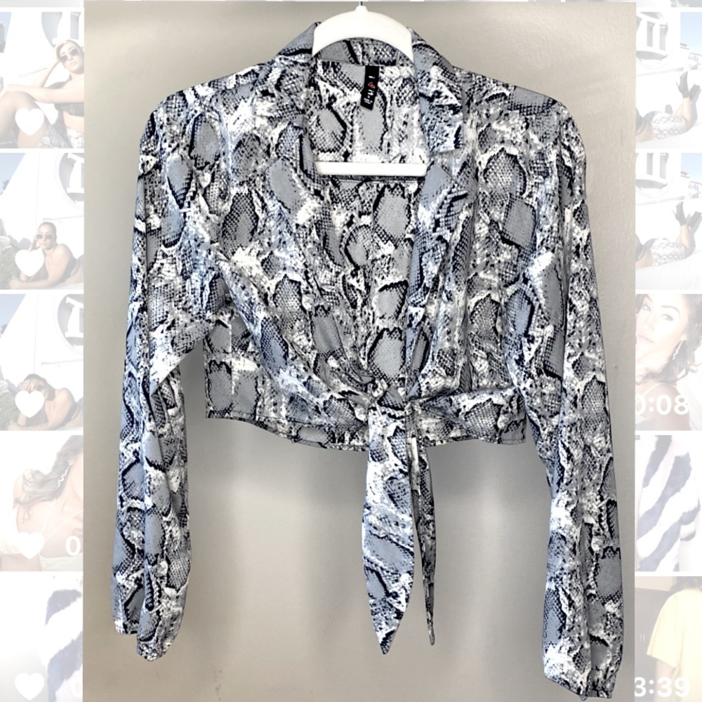 Snakeskin Longsleeve Crop Top